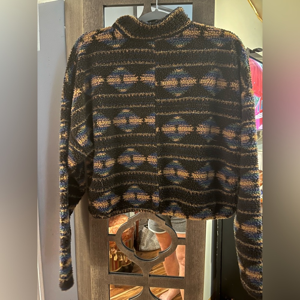 Cute crop fleece size M